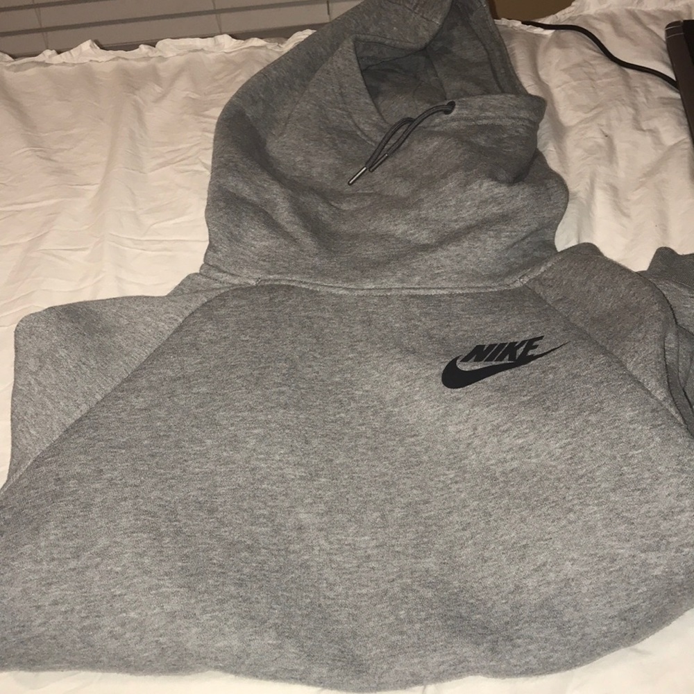 **ACCEPTING ALL OFFERS Nike Sweatshirt